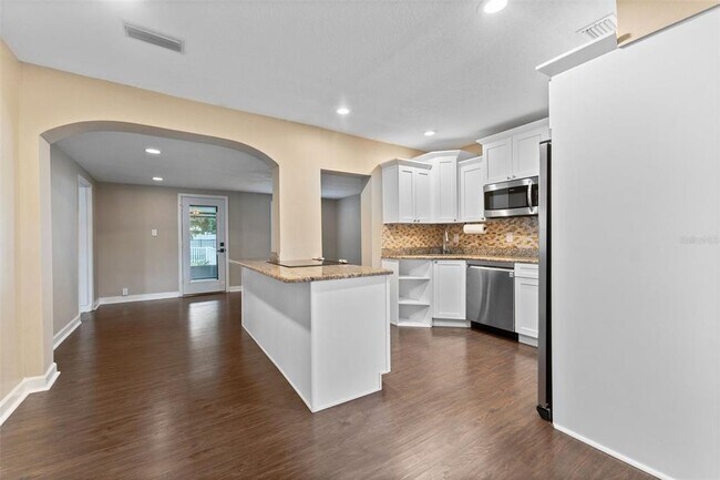 Building Photo - 4008 W Swann Ave