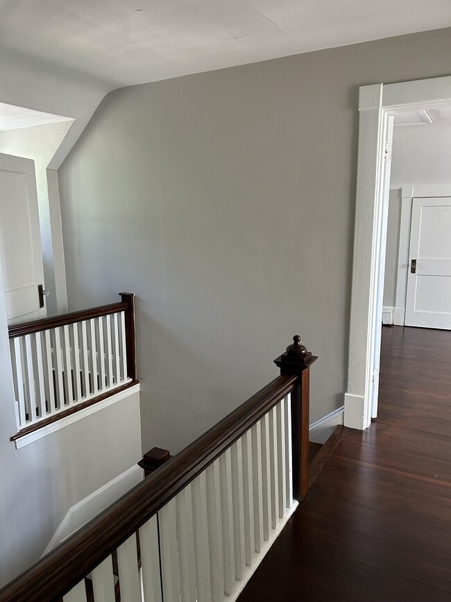 Building Photo - 1731 Valley Ave