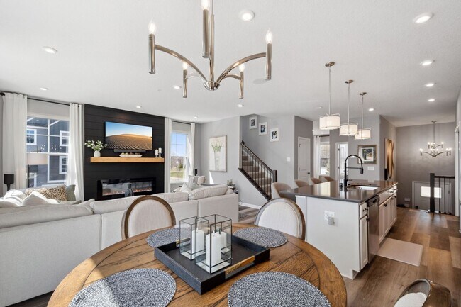 Building Photo - Rare End Unit 3Bed 3Bath Townhome in Rogers