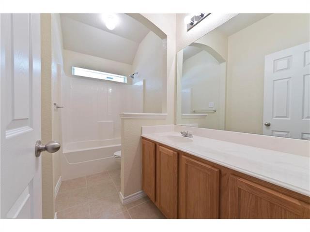 Building Photo - 913 Redbud Road