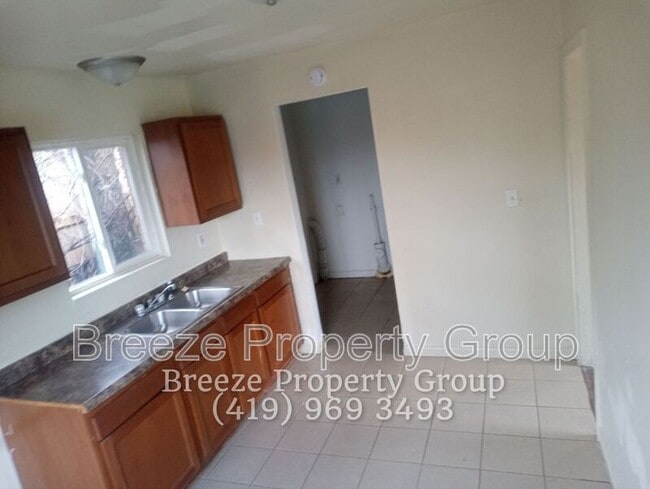 Building Photo - 1531 Freedom St