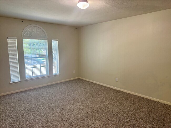 Building Photo - 2311 Slate Ridge Ln