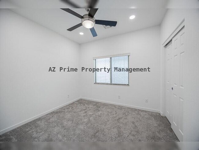 Building Photo - 7111 S 21st Dr