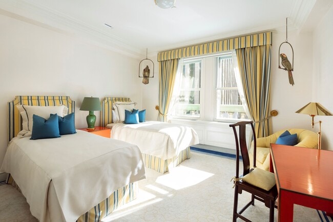 Building Photo - 781 5th Ave