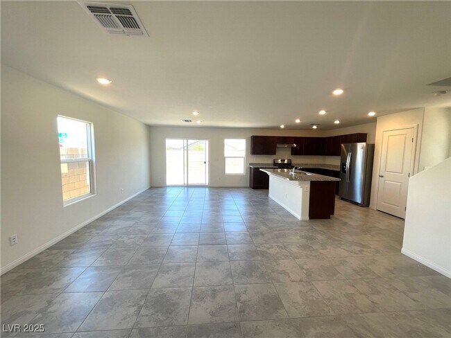 Building Photo - 8694 Glen Echo Ave