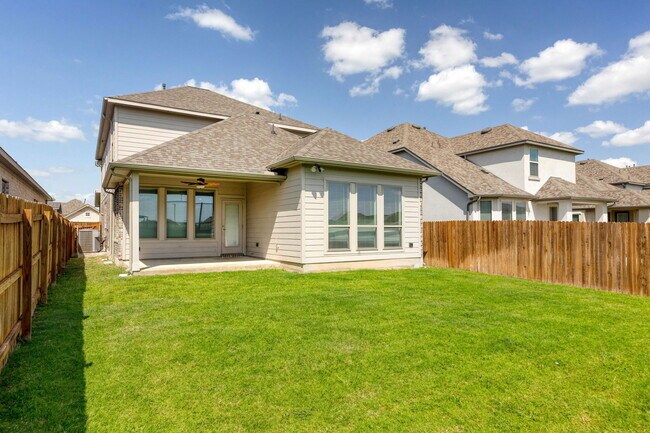 Building Photo - 125 Rangel Dr