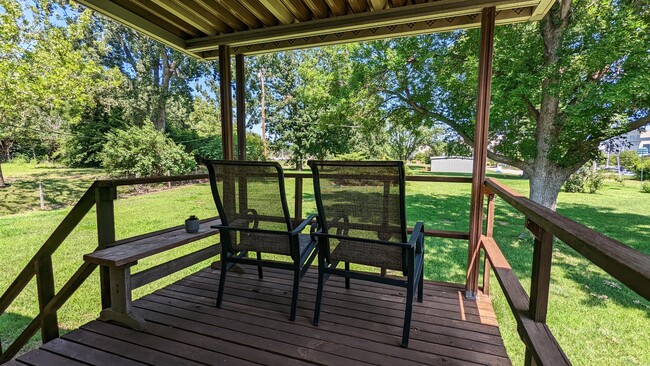 Building Photo - 1832 Ranser Rd