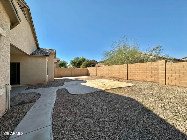 Building Photo - 17916 W Maui Ln