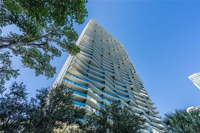 Building Photo - 460 NE 28th St