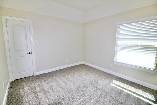 Building Photo - 24115 Via Privato Dr