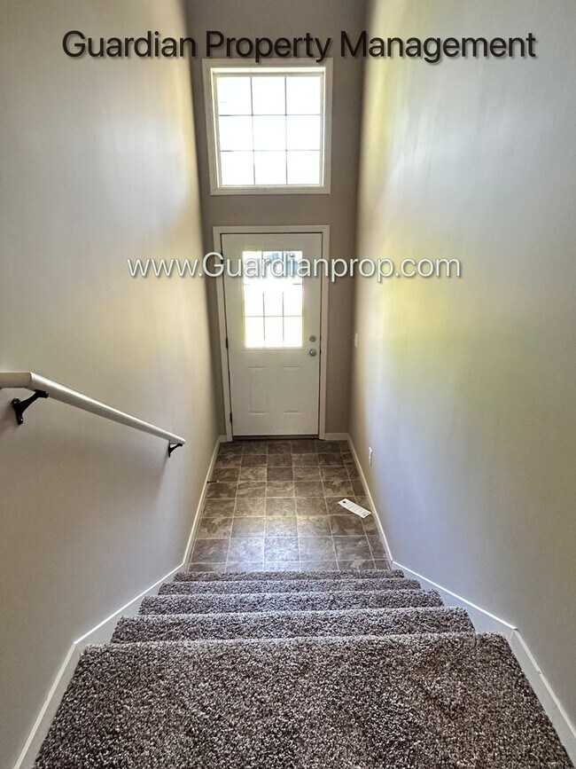 Building Photo - Champlin Corner Unit Town Home, 2 Car Garage, Dishwasher, Washer/Dryer, Balcony