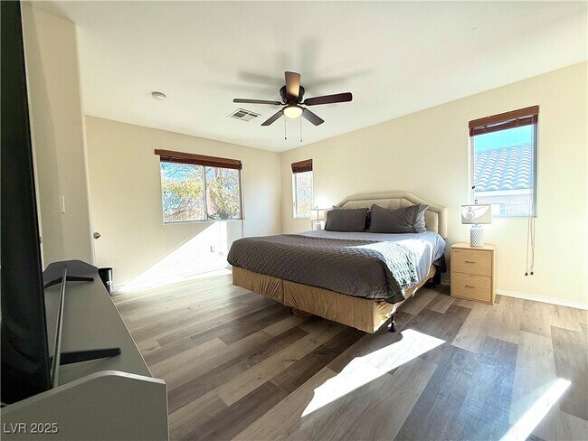 Building Photo - 3817 Bayamon St