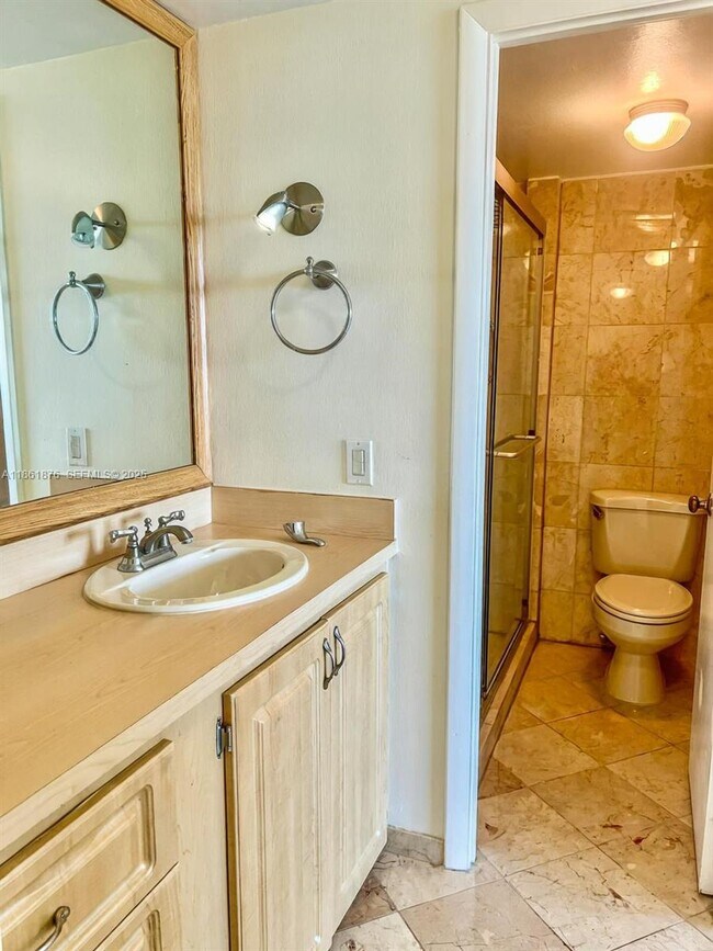 Building Photo - 2025 NE 164th St