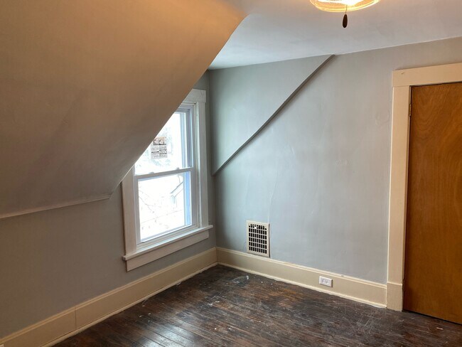 Building Photo - 985 28th St
