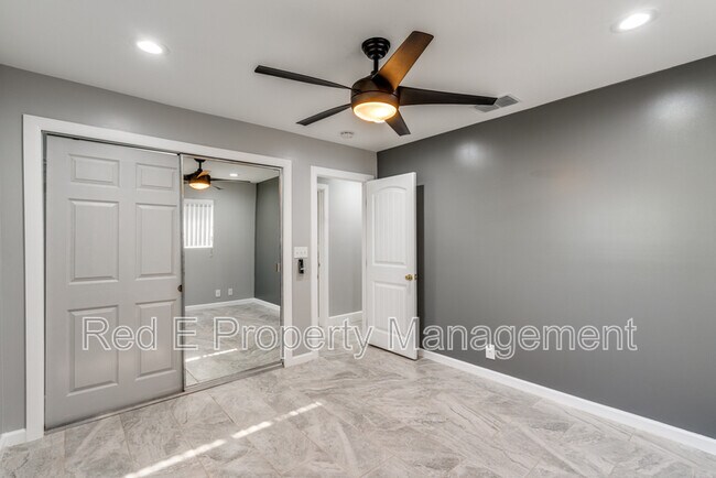 Building Photo - 406 Sea Willow Dr