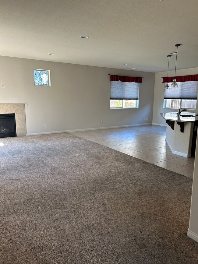 Building Photo - 4973 Bougainvillea Dr