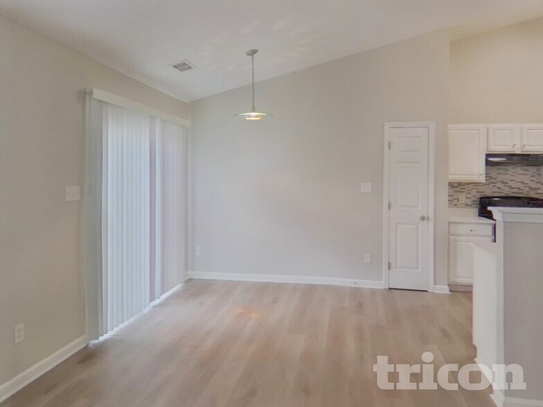 Building Photo - 9728 Avensong Crossing Dr