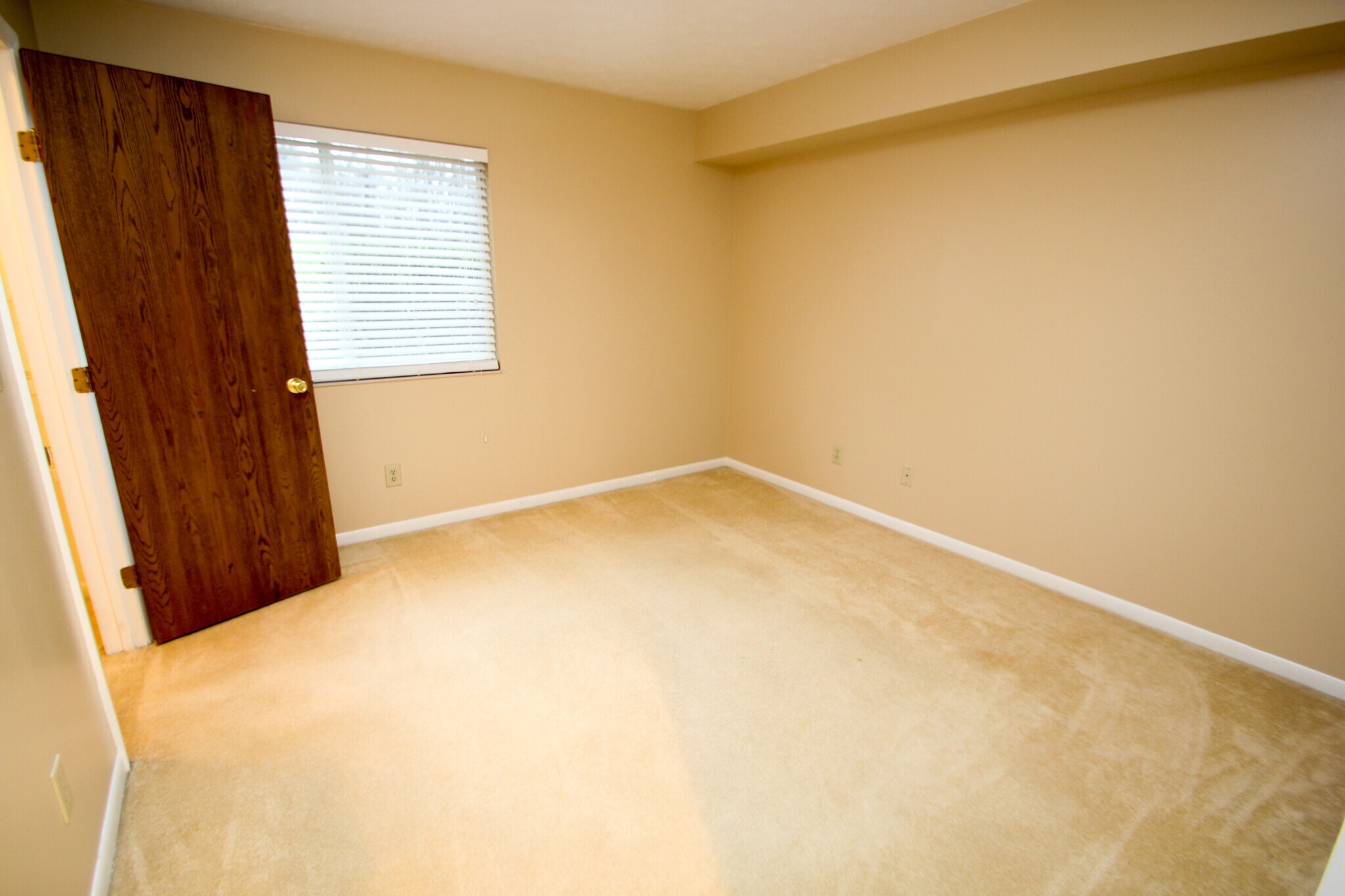 Building Photo - 1431 Hollow Run