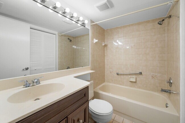 Building Photo - 2506 SE Anchorage Cove