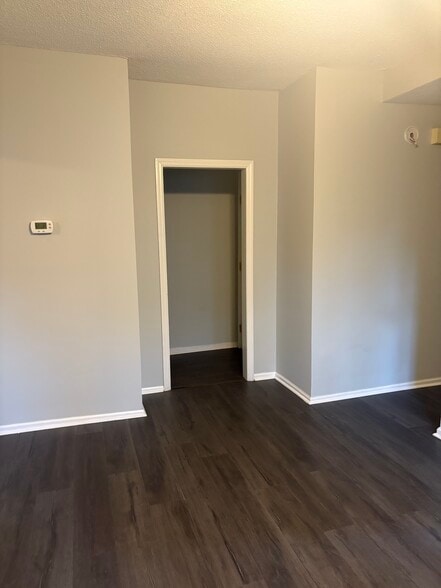 Building Photo - 1717 Cherokee Rd