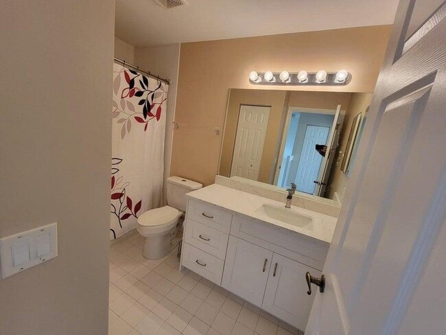 Building Photo - 23344 Sunview Way