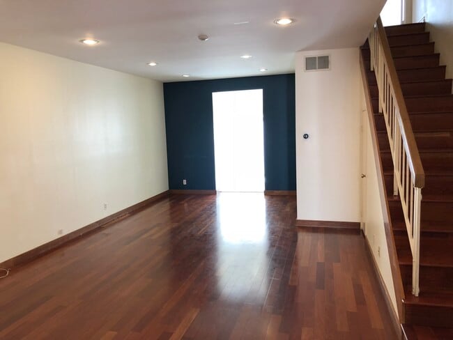 Living Room - Accent Walls - 2405 34th St