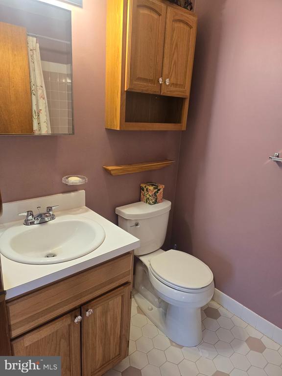 Building Photo - 524 Longshore Ave