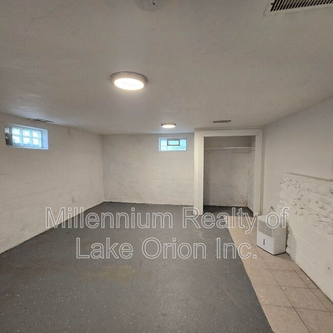 Building Photo - 715 Kenilworth Ave