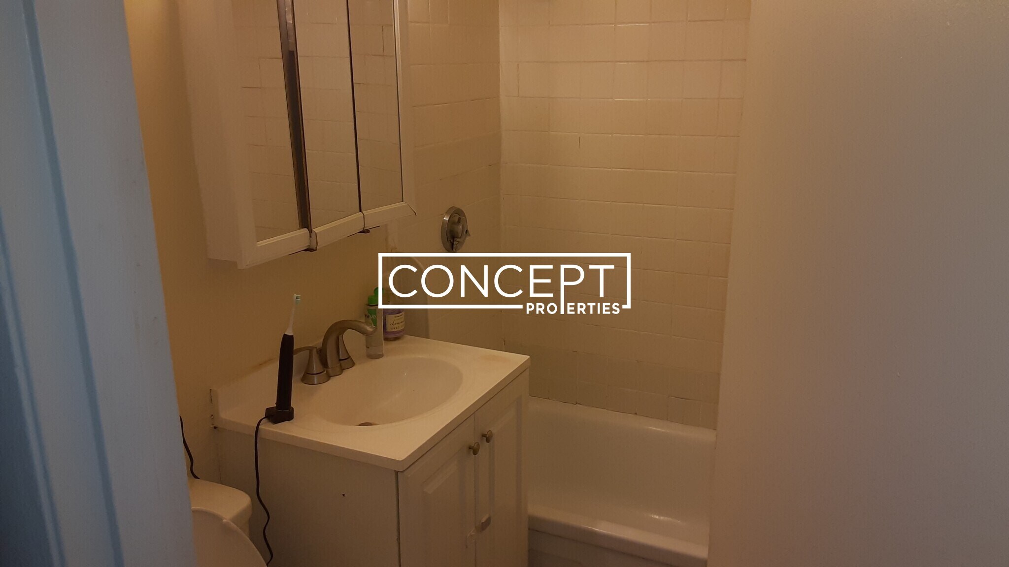 Building Photo - 365 Faneuil St