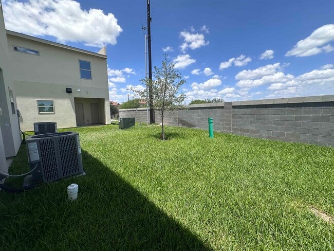 Building Photo - 1717 Tournament Trail Dr
