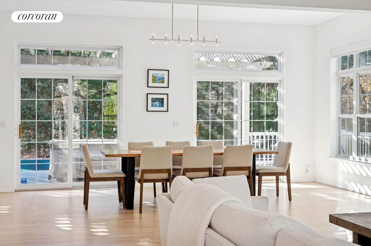 Building Photo - 5 Van Scoys Path E