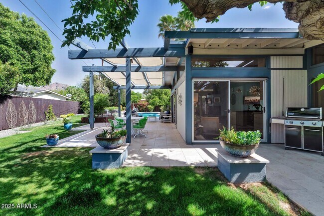 Building Photo - 3326 N 61st Pl