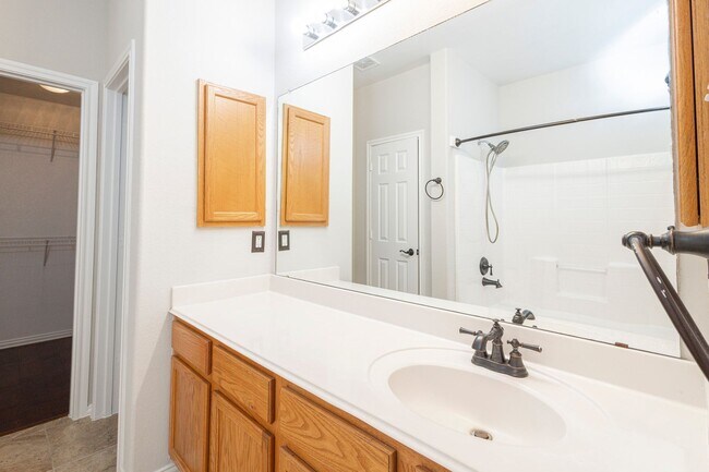 Building Photo - 1509 Heron Dr