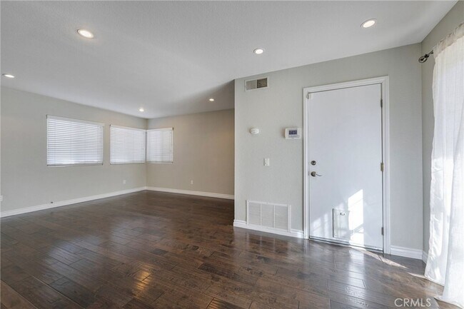 Building Photo - 5963 meadowood COurt