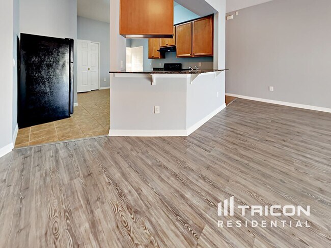 Building Photo - 2304 Roanoke Springs Dr