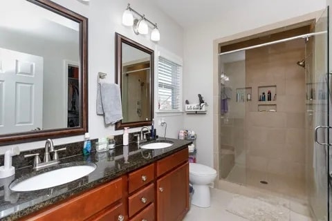 Building Photo - 16142 Commodore Dr