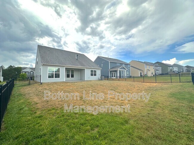 Building Photo - 4487 Fls Lk Dr S W