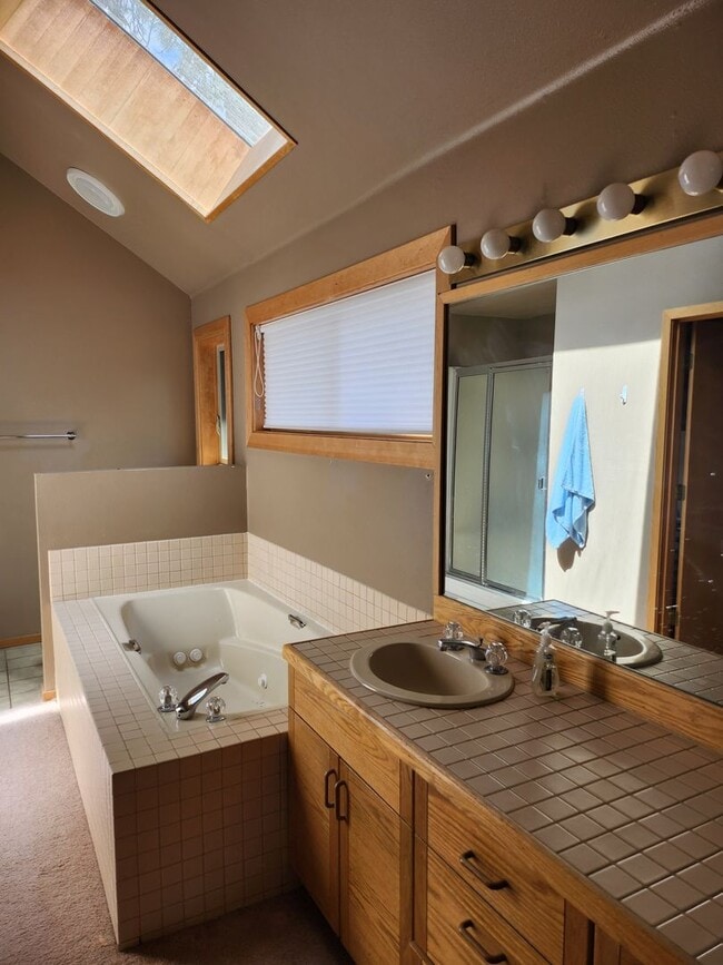 Building Photo - River Village Condominium Unit #8 - Riverf...