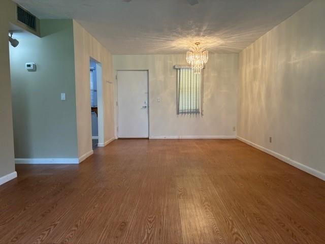 Building Photo - 2831 Somerset Dr