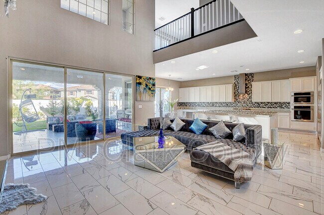 Building Photo - 320 Oakrun Ct