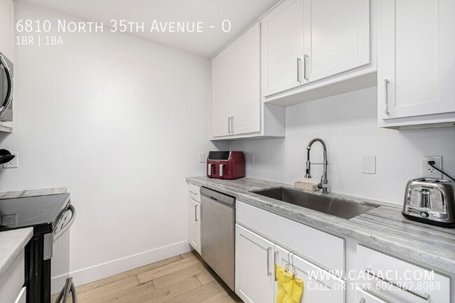 Building Photo - 6810 N 35th Ave