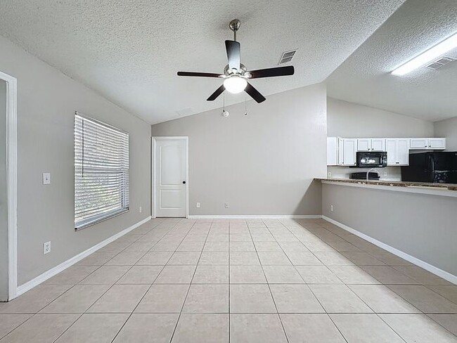 Building Photo - Charming 3-Bedroom Rental in Poinciana