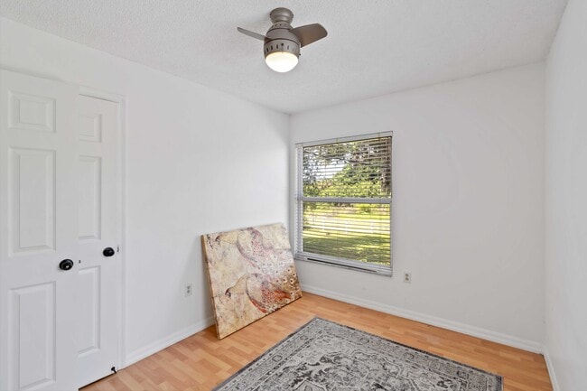 Building Photo - 7447 Hawkins Rd