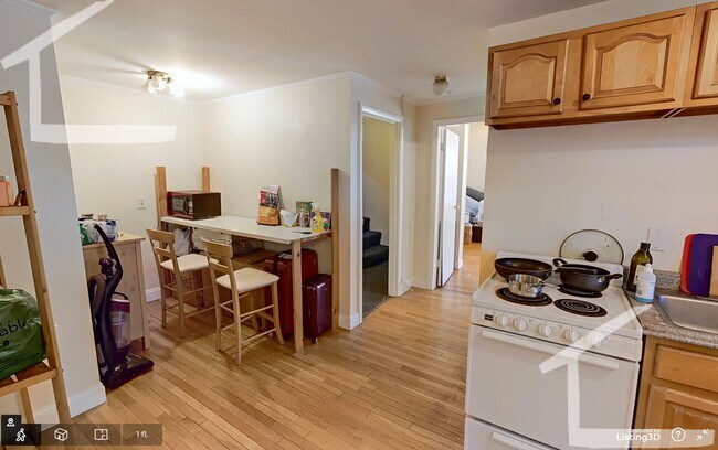 Building Photo - Desirable BU Location, Walk to School, Wat...