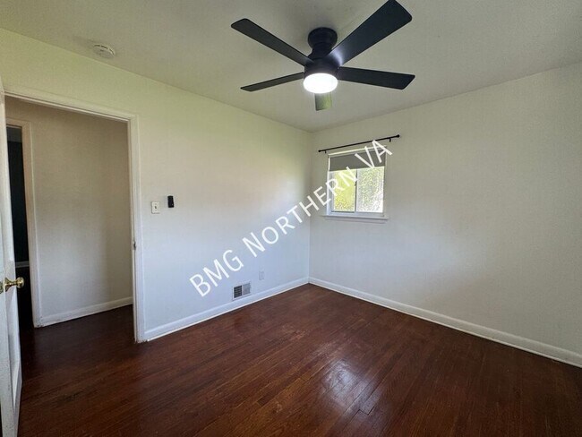 Building Photo - 7046 Lee Park Ct