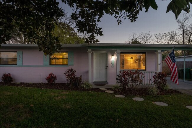 Building Photo - 106 N 17th Ave S