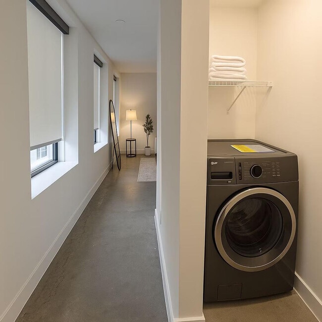 Building Photo - 310 S Boulder Ave