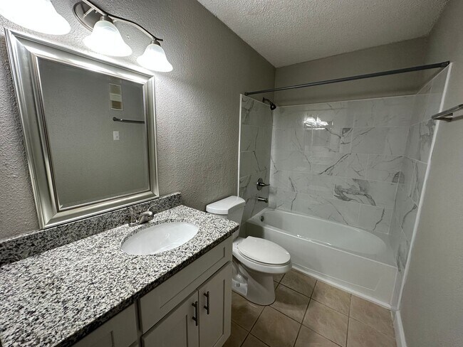 Building Photo - 3716 Idlebrook Cir