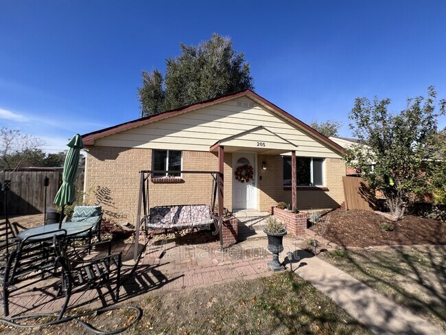 Building Photo - 205 16th Ave Ct