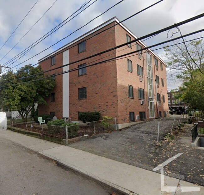 Building Photo - 47 Gardner St